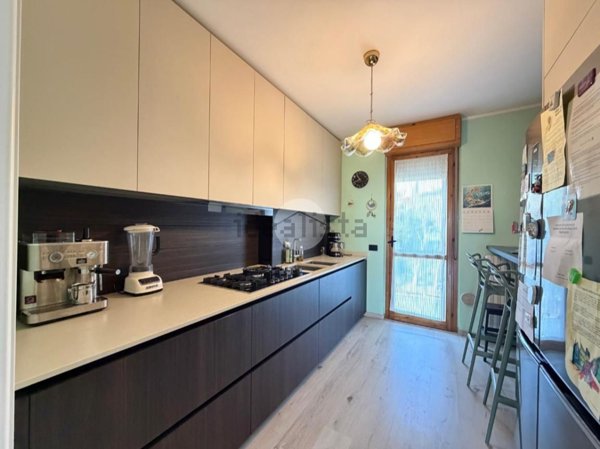 appartamento in vendita a Desenzano del Garda in zona Campeggio sul Vò