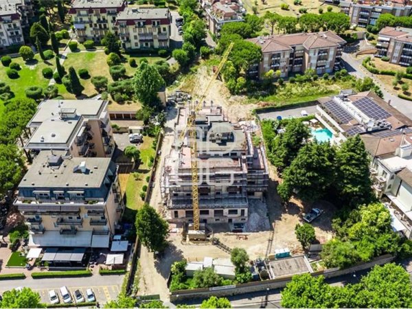 appartamento in vendita a Desenzano del Garda in zona Campeggio sul Vò