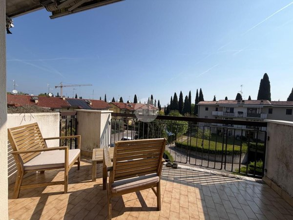 appartamento in vendita a Desenzano del Garda in zona Campeggio sul Vò
