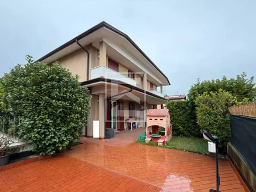 casa indipendente a Desenzano del Garda in zona San Martino della Battaglia