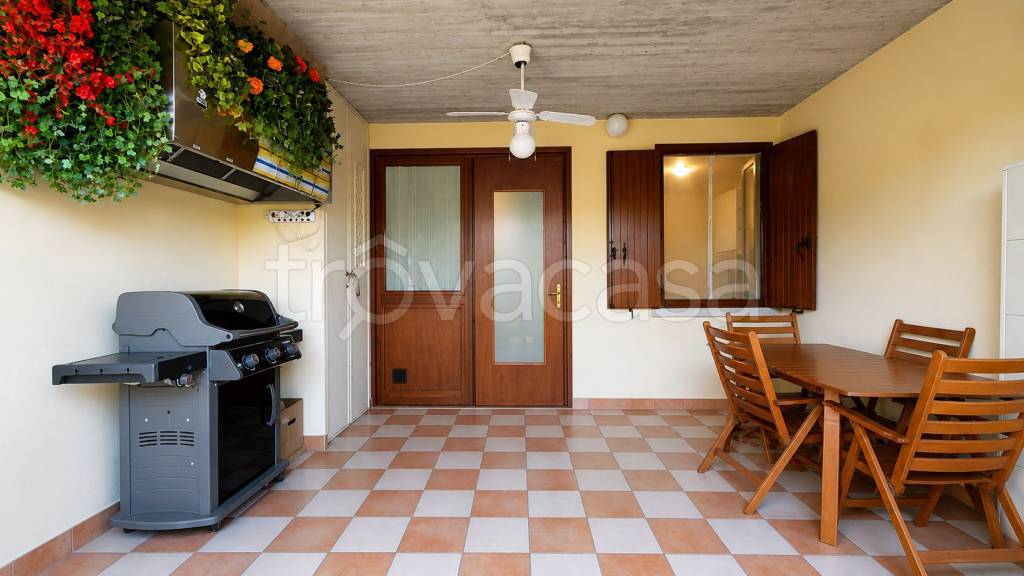 appartamento in vendita a Desenzano del Garda in zona Rivoltella