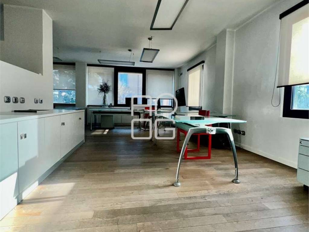 appartamento in vendita a Desenzano del Garda in zona Campeggio sul Vò