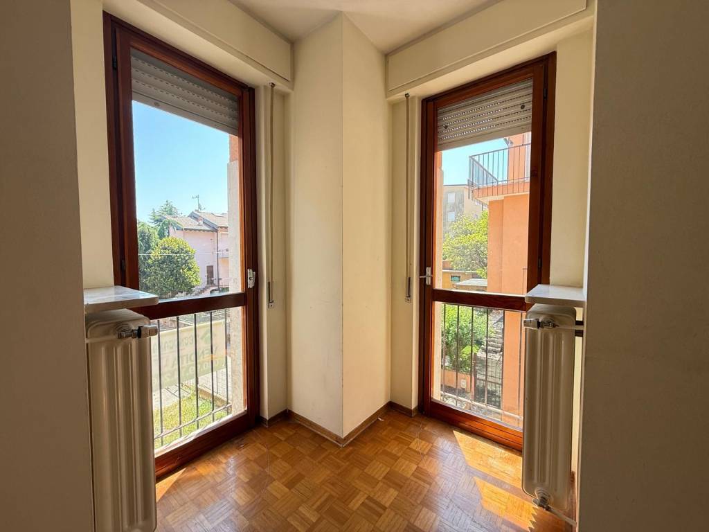 appartamento in vendita a Desenzano del Garda in zona Campeggio sul Vò
