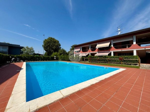 appartamento in vendita a Desenzano del Garda in zona Rivoltella