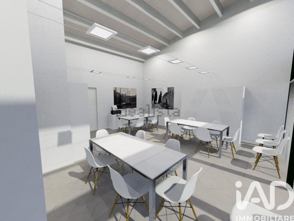 ufficio in vendita a Desenzano del Garda in zona Rivoltella