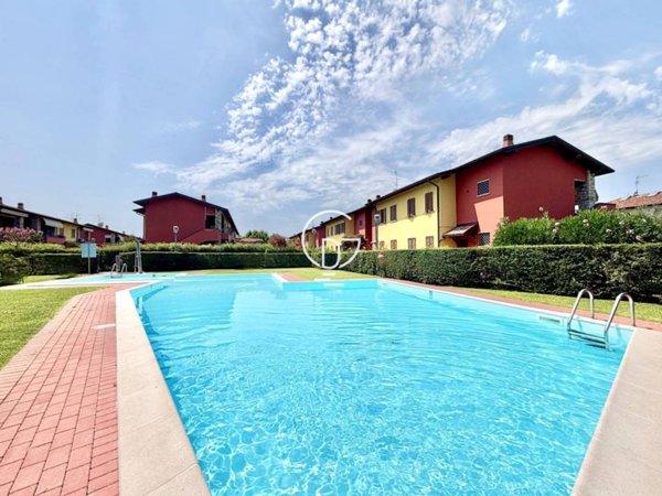 appartamento in vendita a Desenzano del Garda in zona Rivoltella
