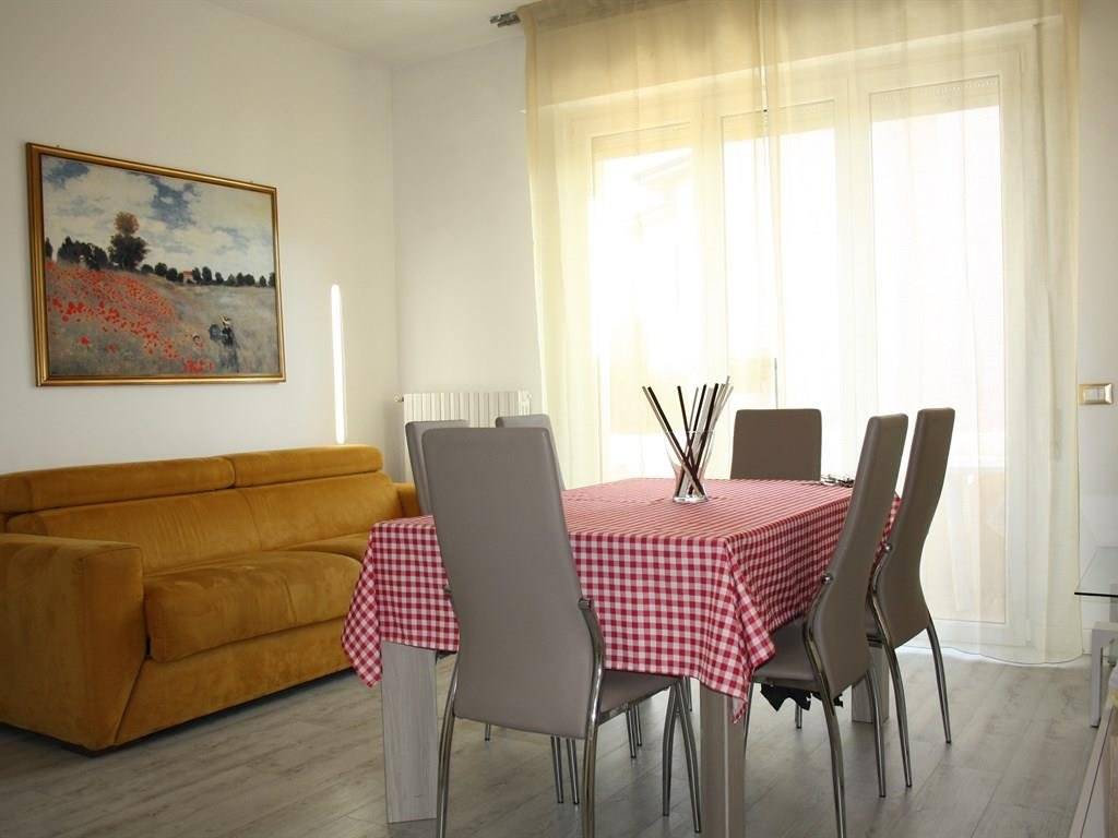 appartamento in vendita a Desenzano del Garda in zona Campeggio sul Vò