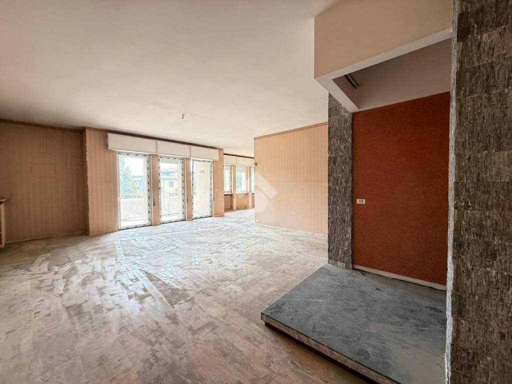 appartamento in vendita a Desenzano del Garda in zona Campeggio sul Vò