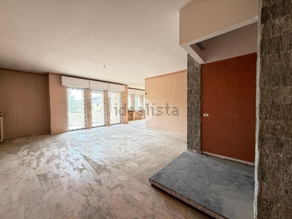 appartamento in vendita a Desenzano del Garda in zona Campeggio sul Vò