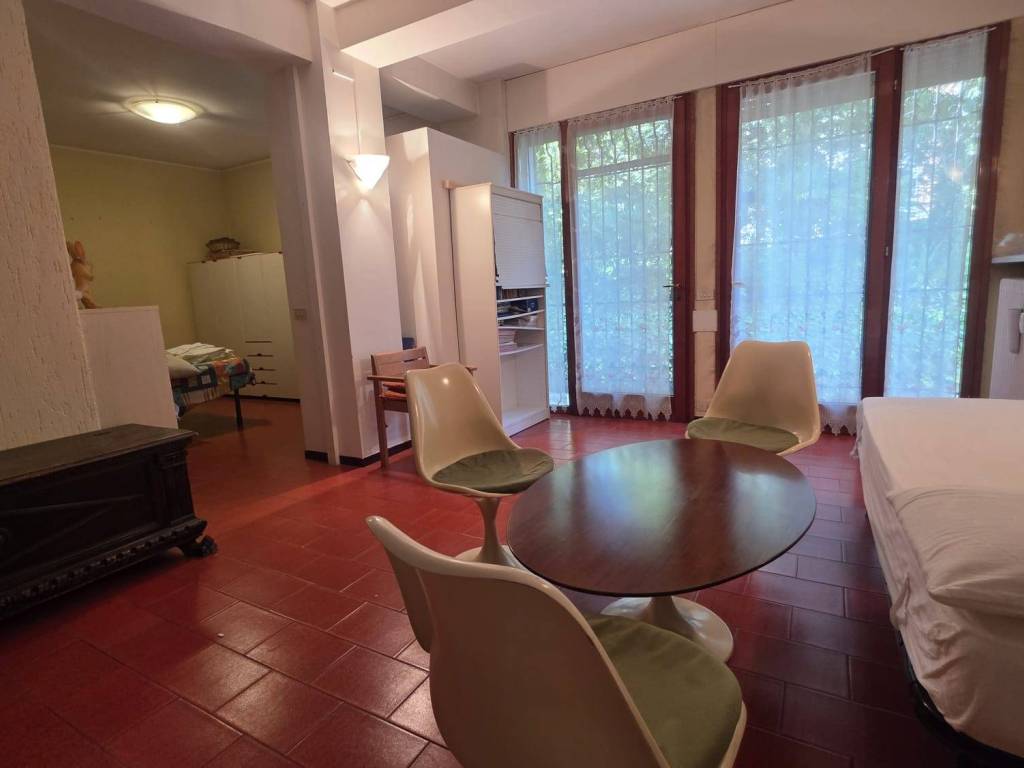 appartamento in vendita a Desenzano del Garda in zona Campeggio sul Vò