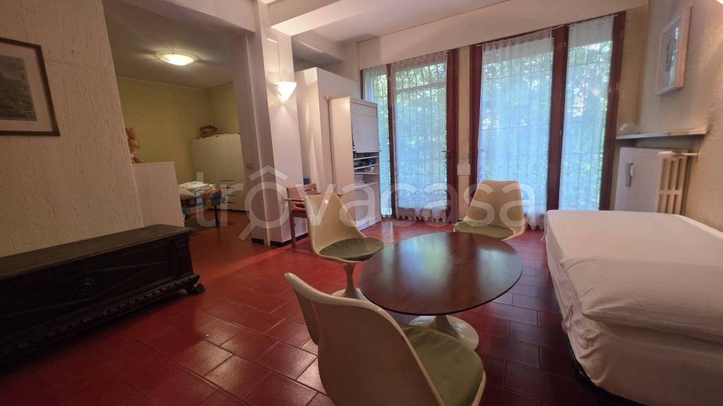 appartamento in vendita a Desenzano del Garda in zona Campeggio sul Vò