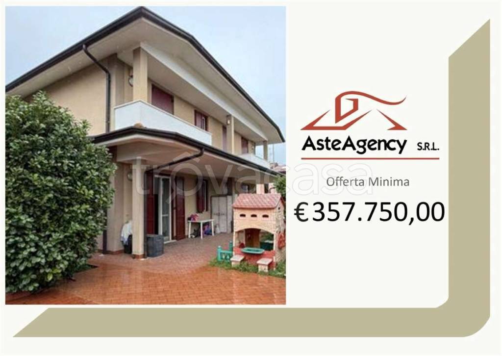 casa indipendente a Desenzano del Garda in zona San Martino della Battaglia