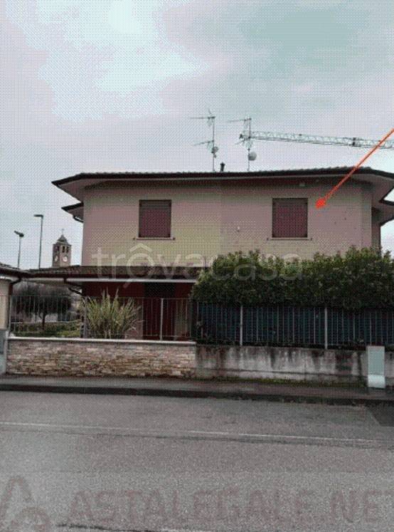 casa indipendente a Desenzano del Garda in zona San Martino della Battaglia