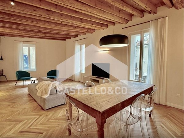 appartamento in vendita a Desenzano del Garda in zona Campeggio sul Vò