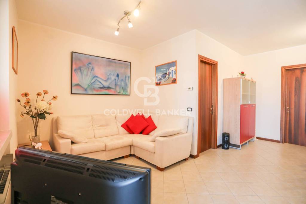 appartamento in vendita a Desenzano del Garda in zona Rivoltella
