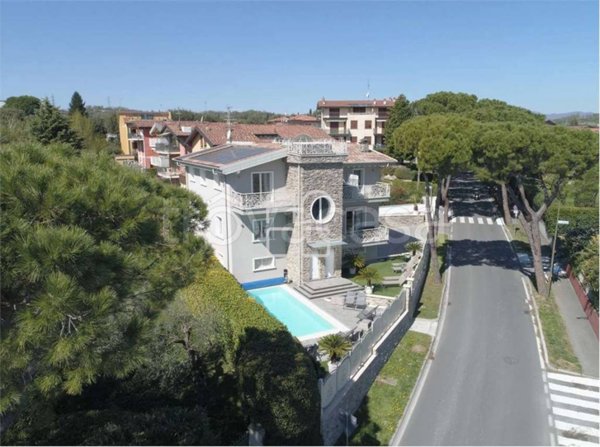 casa indipendente in vendita a Desenzano del Garda in zona Campeggio sul Vò