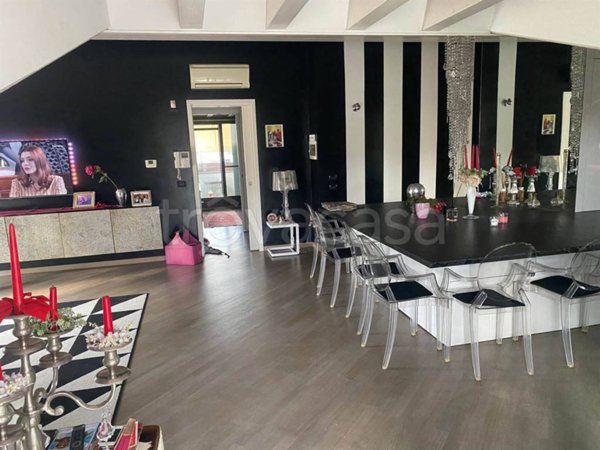 appartamento in vendita a Desenzano del Garda in zona Campeggio sul Vò