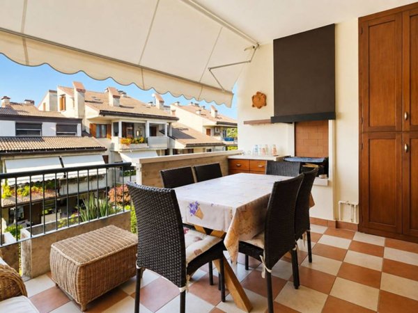 appartamento in vendita a Desenzano del Garda in zona Rivoltella