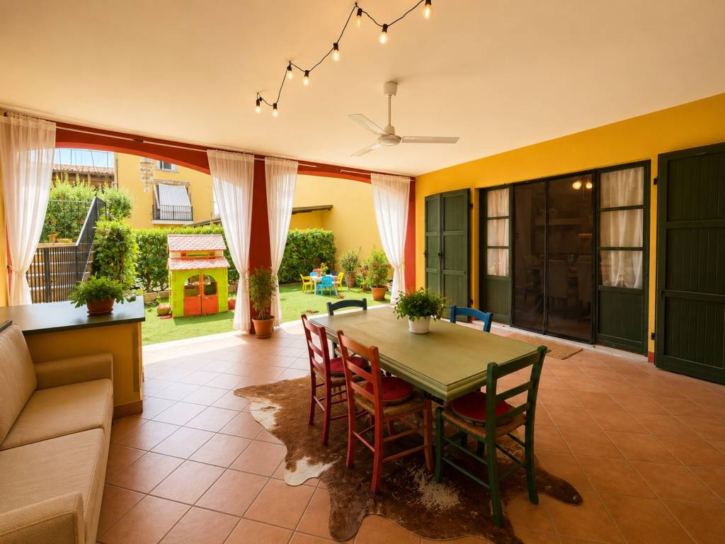appartamento in vendita a Desenzano del Garda in zona Vaccarolo