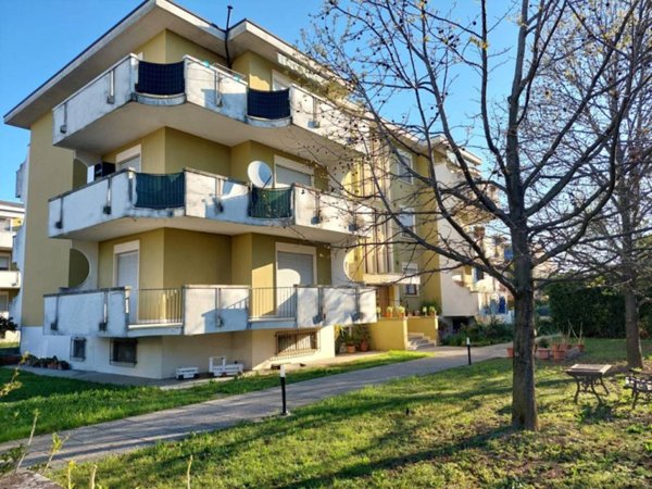 appartamento in vendita a Desenzano del Garda in zona Campeggio sul Vò