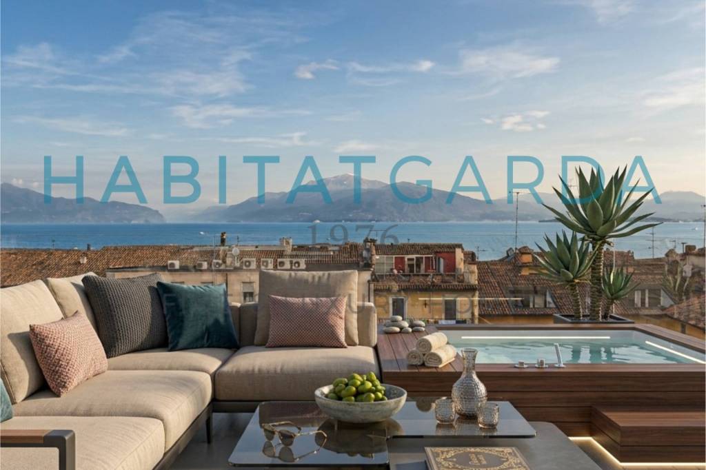 appartamento in vendita a Desenzano del Garda in zona Campeggio sul Vò