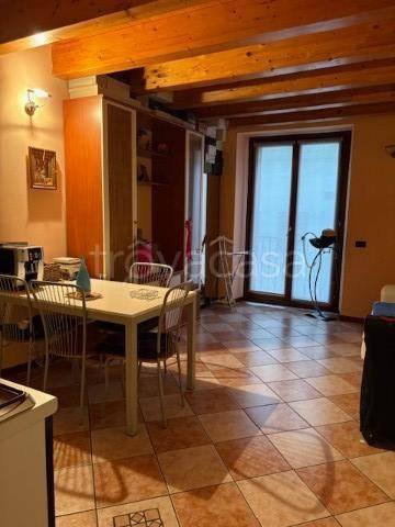 appartamento in vendita a Desenzano del Garda in zona Campeggio sul Vò