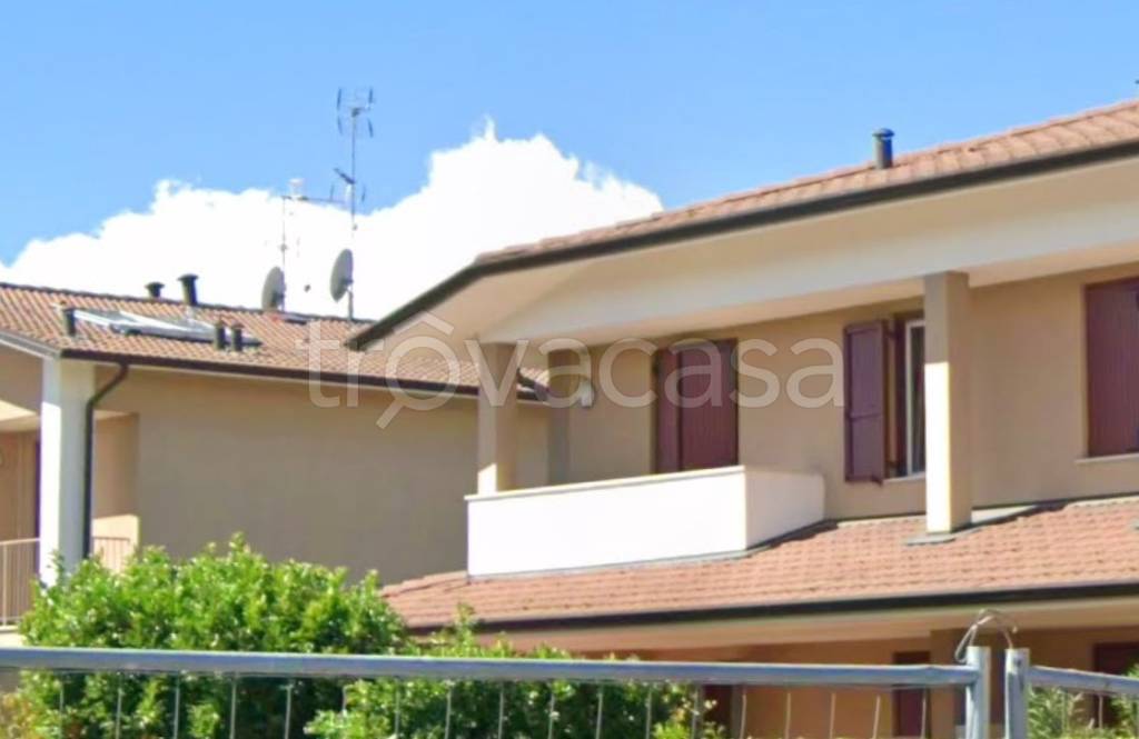 casa indipendente a Desenzano del Garda in zona San Martino della Battaglia