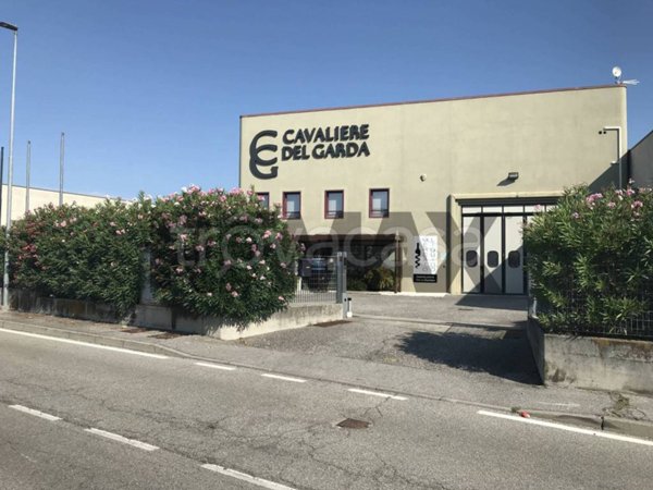 locale commerciale in vendita a Desenzano del Garda