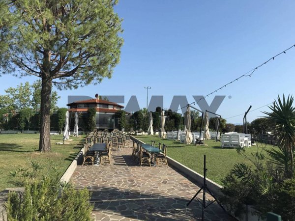 negozio in vendita a Desenzano del Garda in zona San Martino della Battaglia