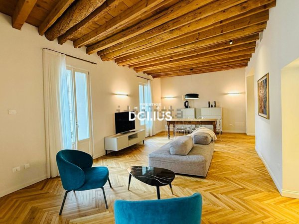 appartamento in vendita a Desenzano del Garda in zona Campeggio sul Vò