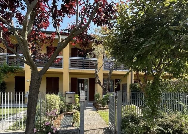 casa indipendente in vendita a Desenzano del Garda