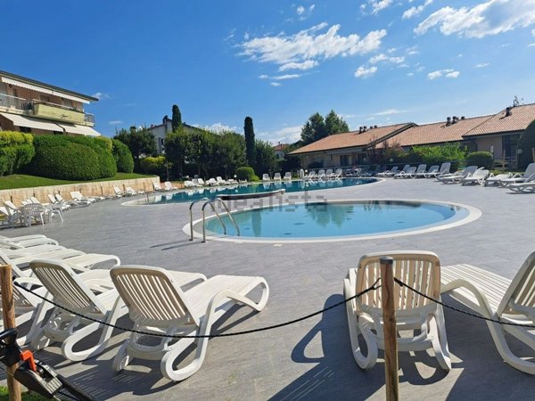appartamento in vendita a Desenzano del Garda in zona Campeggio sul Vò