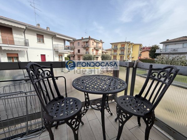 appartamento in vendita a Desenzano del Garda in zona Campeggio sul Vò