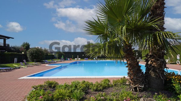 appartamento in vendita a Desenzano del Garda in zona Rivoltella