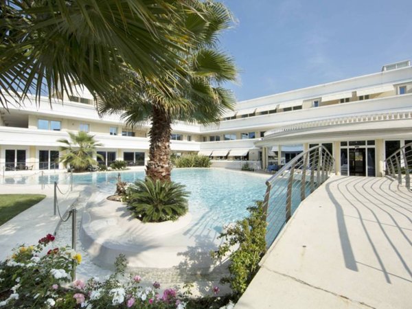 appartamento in vendita a Desenzano del Garda in zona Rivoltella