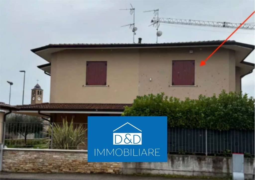 casa indipendente a Desenzano del Garda in zona San Martino della Battaglia