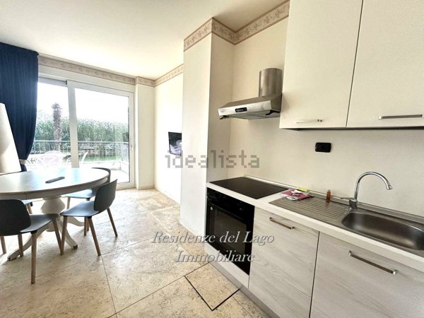 appartamento in vendita a Desenzano del Garda in zona Rivoltella