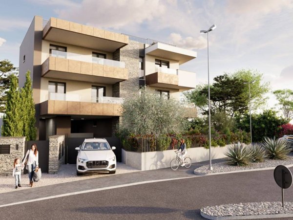 appartamento in vendita a Desenzano del Garda in zona Campeggio sul Vò