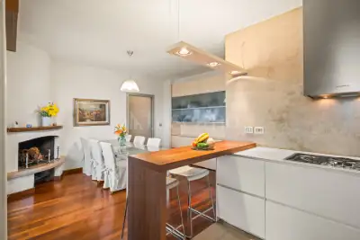 casa indipendente in vendita a Desenzano del Garda in zona Campeggio sul Vò