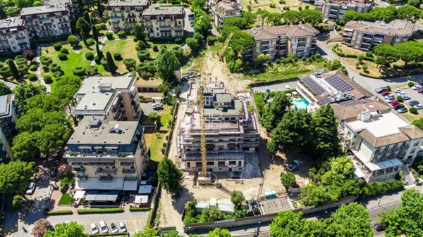 appartamento in vendita a Desenzano del Garda in zona Campeggio sul Vò