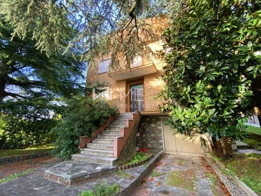 casa indipendente in vendita a Desenzano del Garda in zona Campeggio sul Vò