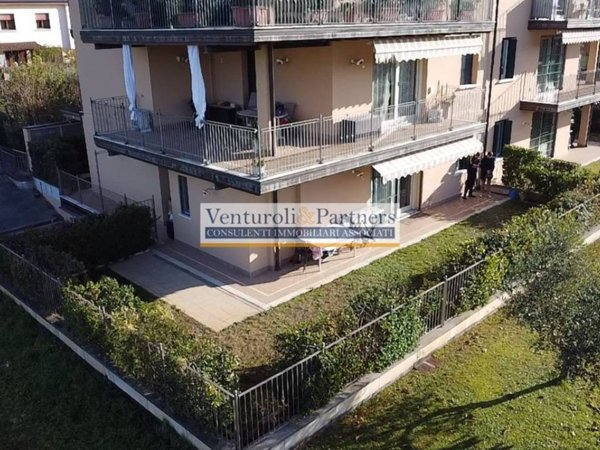 appartamento in vendita a Desenzano del Garda in zona San Pietro