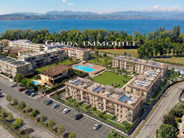 appartamento in vendita a Desenzano del Garda in zona Rivoltella