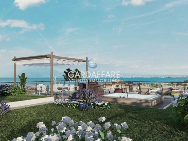 appartamento in vendita a Desenzano del Garda in zona Campeggio sul Vò