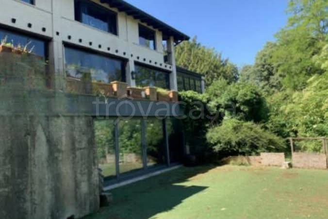 casa indipendente in vendita a Desenzano del Garda