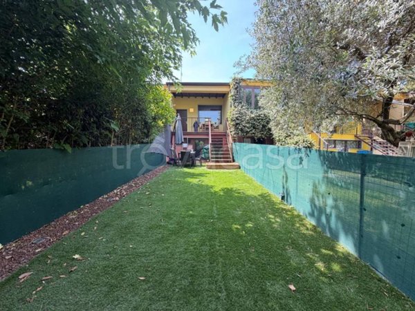 casa indipendente a Desenzano del Garda in zona San Martino della Battaglia