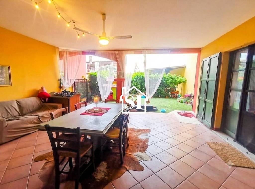 appartamento in vendita a Desenzano del Garda in zona Vaccarolo