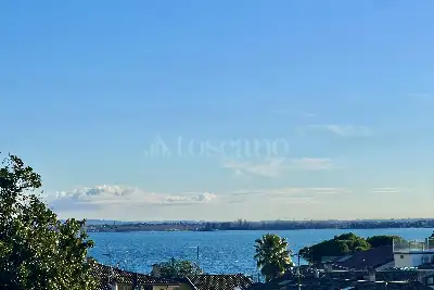appartamento in vendita a Desenzano del Garda in zona Campeggio sul Vò