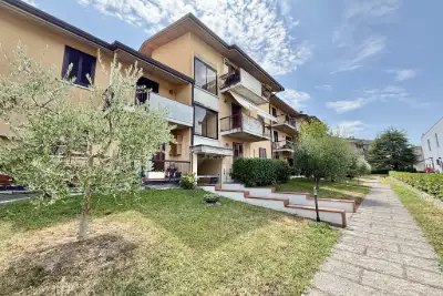 appartamento in vendita a Desenzano del Garda in zona Rivoltella