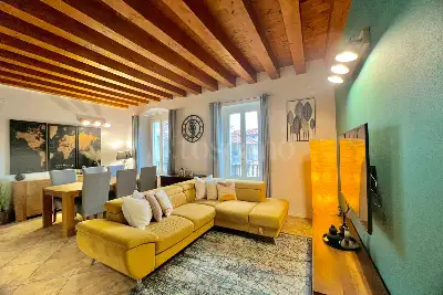 casa indipendente in vendita a Desenzano del Garda in zona Vaccarolo